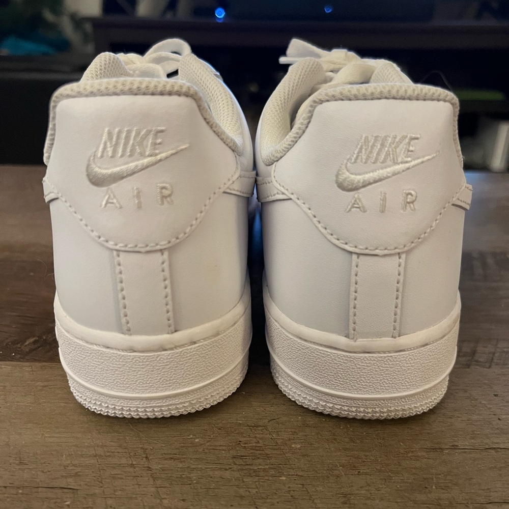 Sneakers - Picture 6 of 6